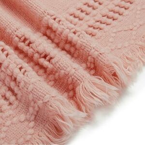 Pink scarf (women’s)